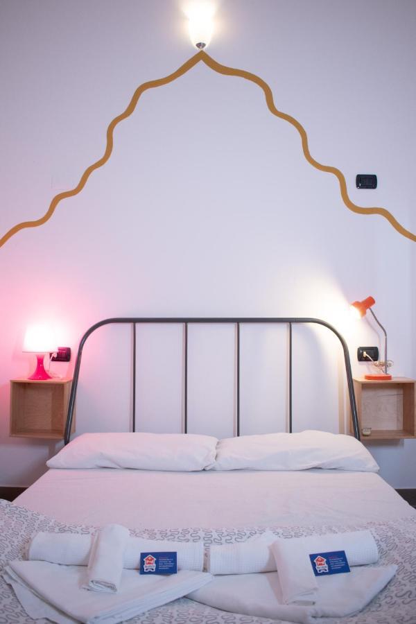 Abbey Hostel Генуа Екстериор снимка
