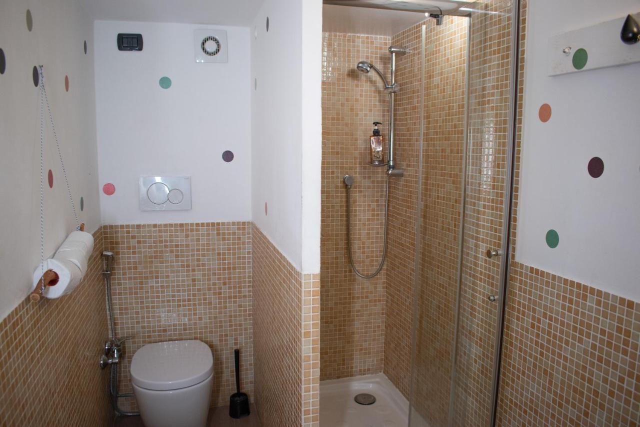 Abbey Hostel Генуа Екстериор снимка