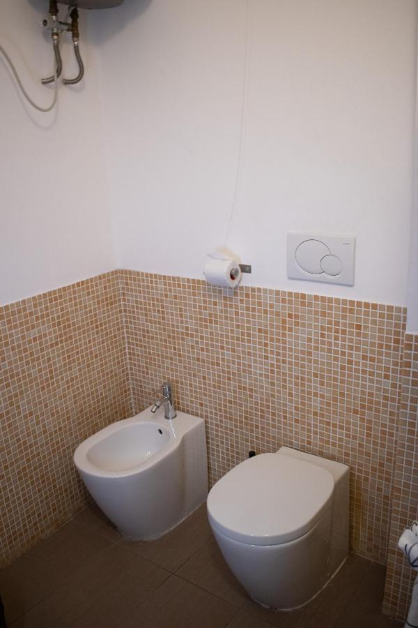 Abbey Hostel Генуа Екстериор снимка