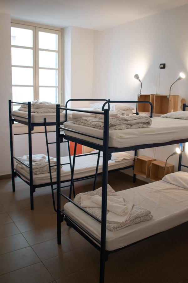 Abbey Hostel Генуа Екстериор снимка
