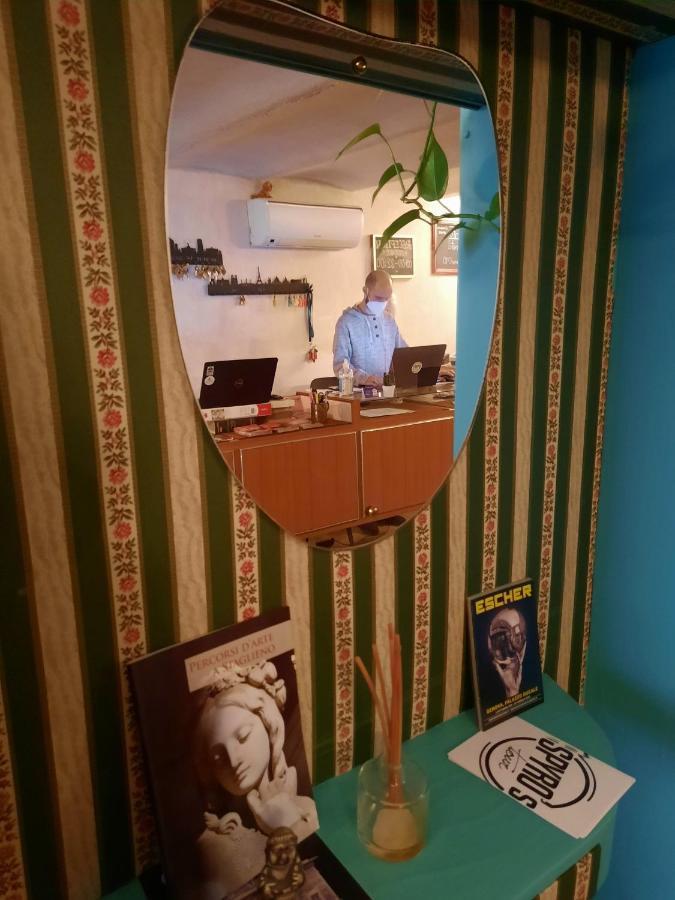 Abbey Hostel Генуа Екстериор снимка