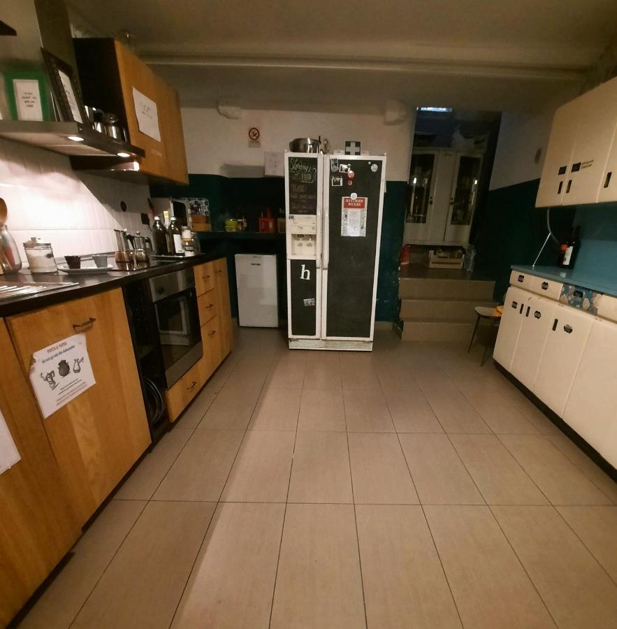Abbey Hostel Генуа Екстериор снимка