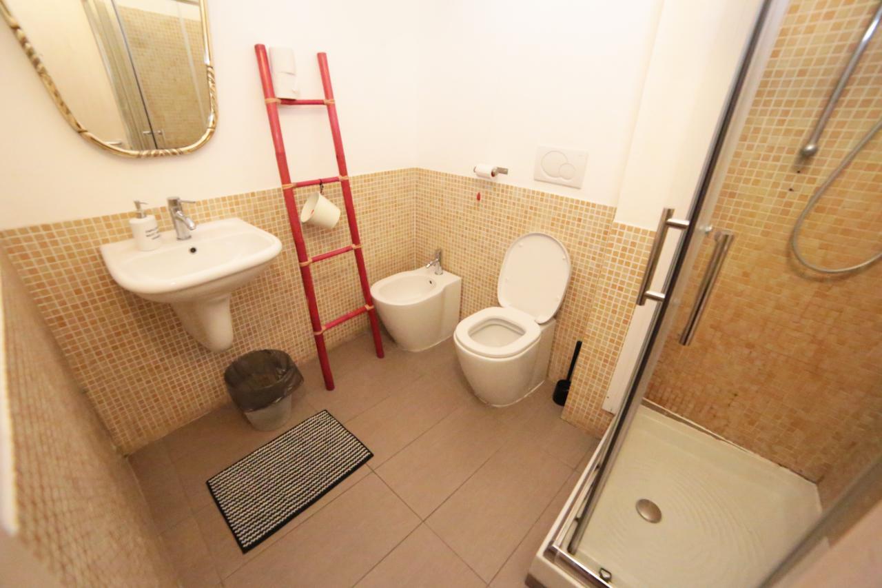 Abbey Hostel Генуа Екстериор снимка
